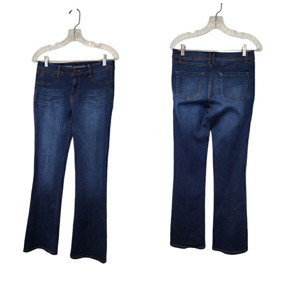 Signature Studio Contemporary Style Bootcut Jeans Size 6